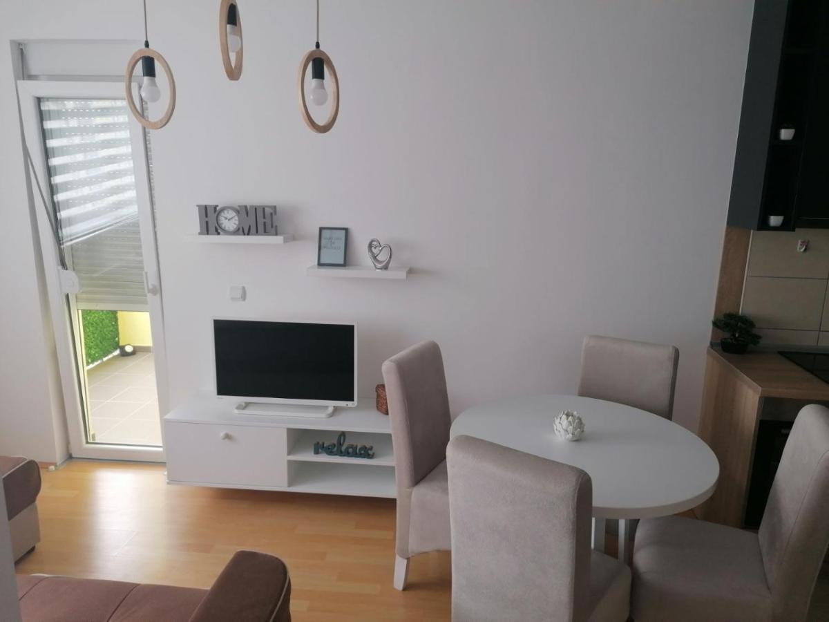 Emili Apartman Ягодина Экстерьер фото
