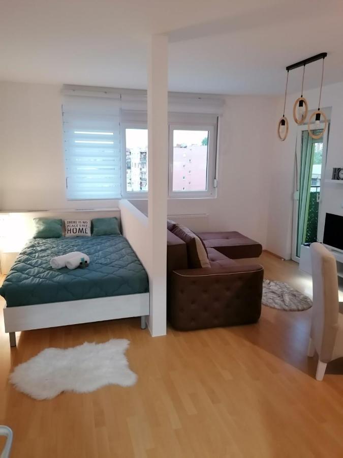 Emili Apartman Ягодина Экстерьер фото