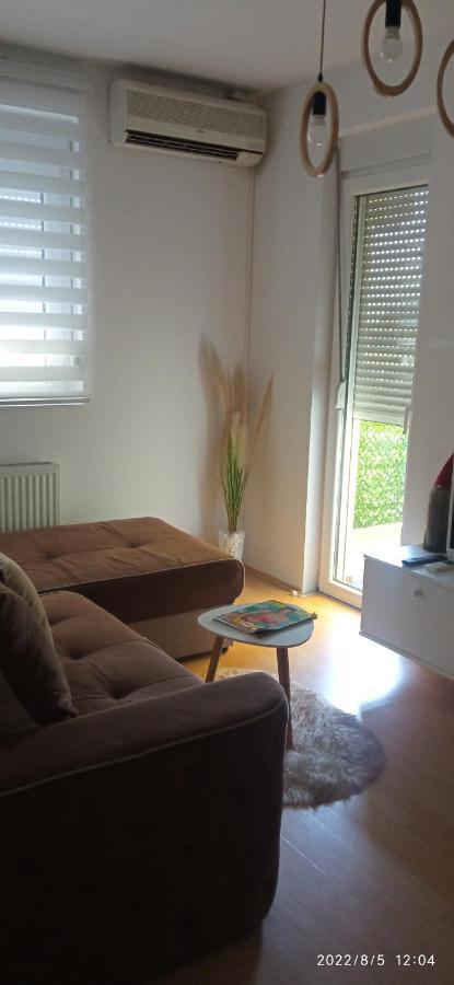 Emili Apartman Ягодина Экстерьер фото